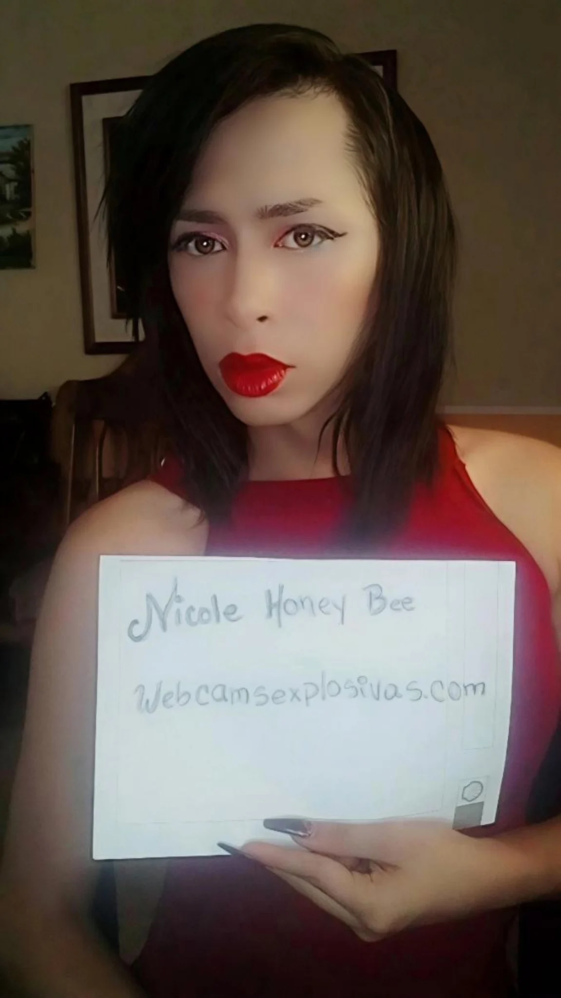 Foto 1 de Nicole Honey bee